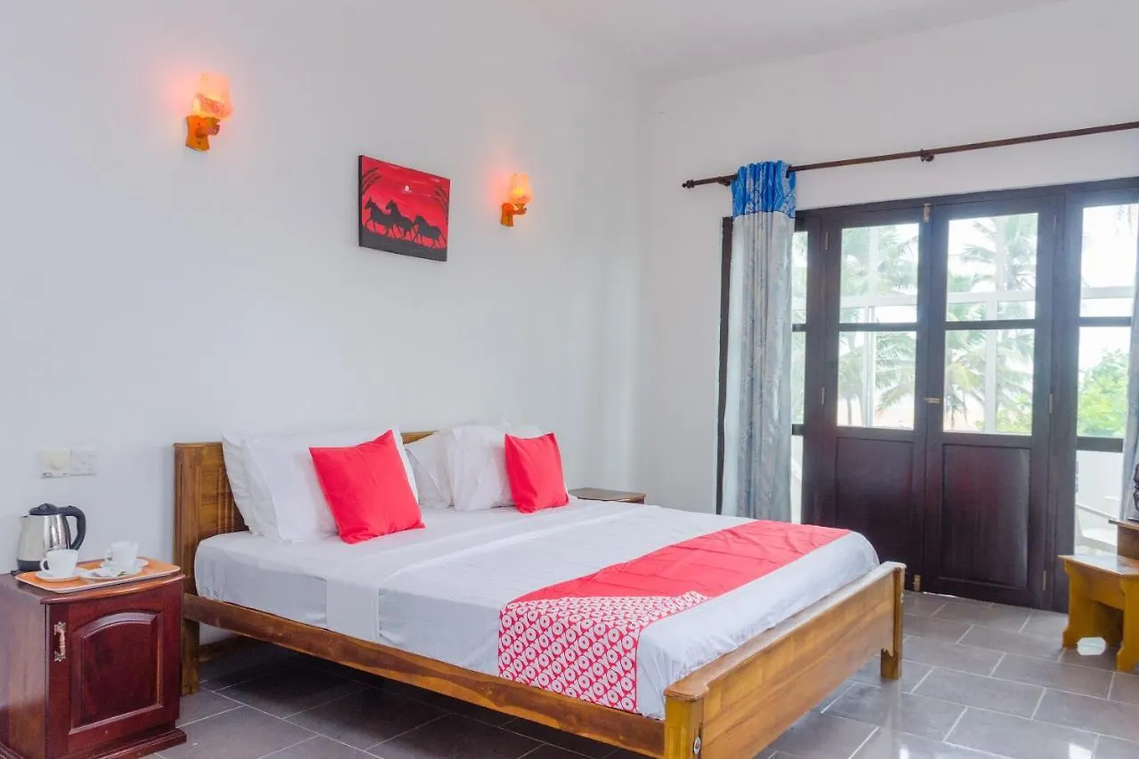 ***  Oyo 406 Moya Hotel & Beach Resort Negombo Sri Lanka