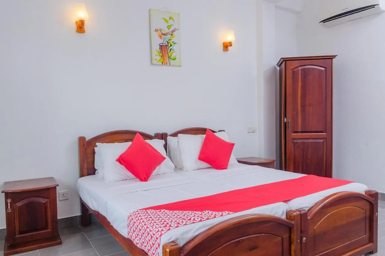 ***  Oyo 406 Moya Hotel & Beach Resort Negombo Sri Lanka