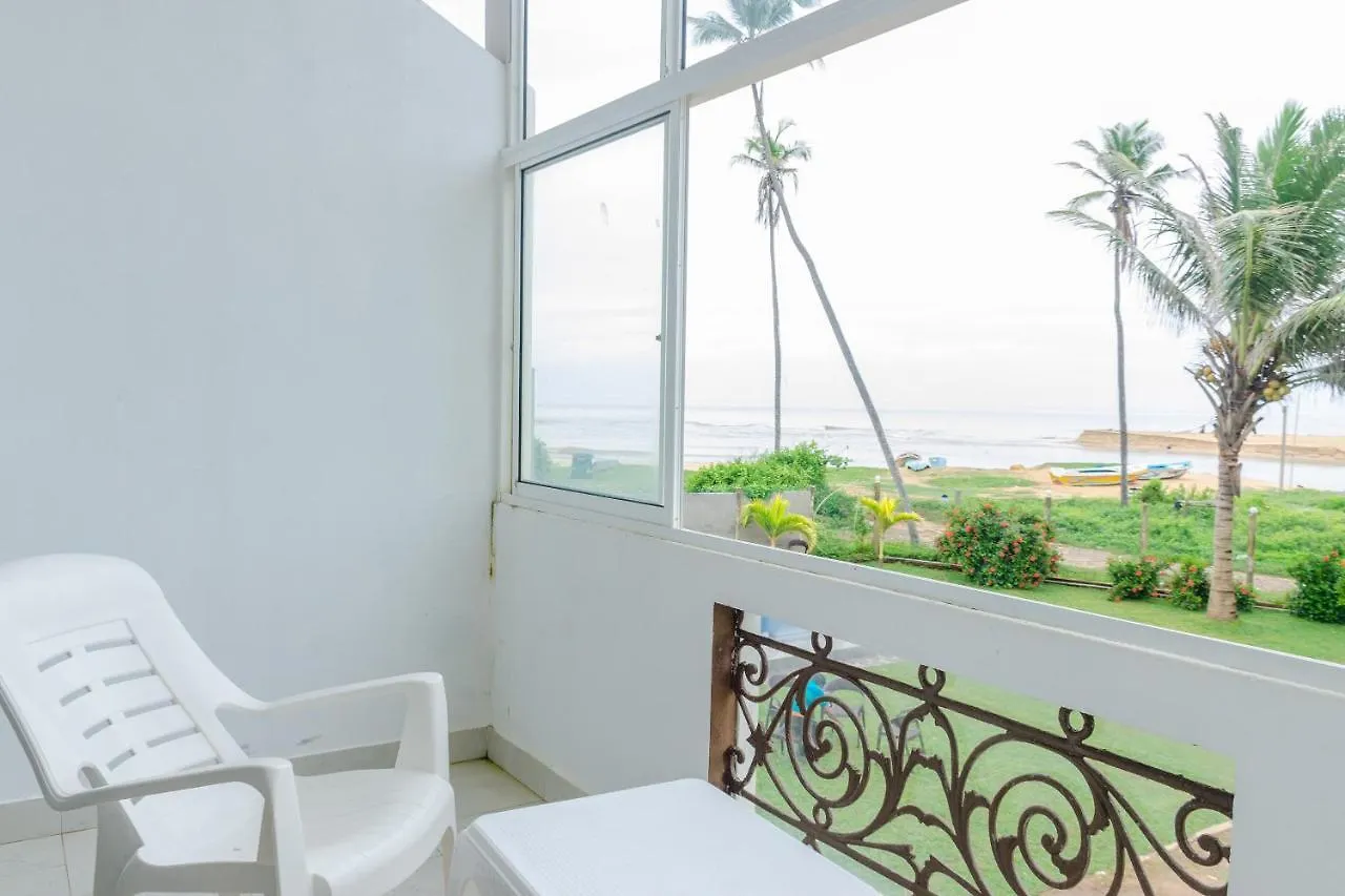 Oyo 406 Moya Hotel & Beach Resort Negombo