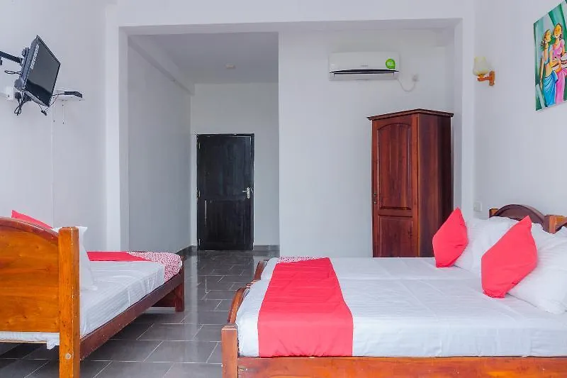 Oyo 406 Moya Hotel & Beach Resort Negombo